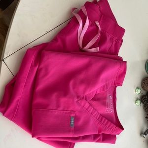 Figs hot pink Catarina and Zamora scrub set.